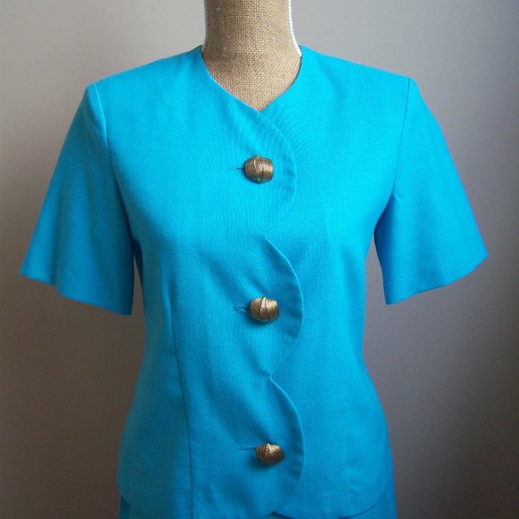 Vintage Prive Petites Vintage Blue Skirt Suit. - Picture 2 of 8